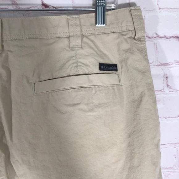 Columbia Shorts - Size 36 - Picture 3 of 6